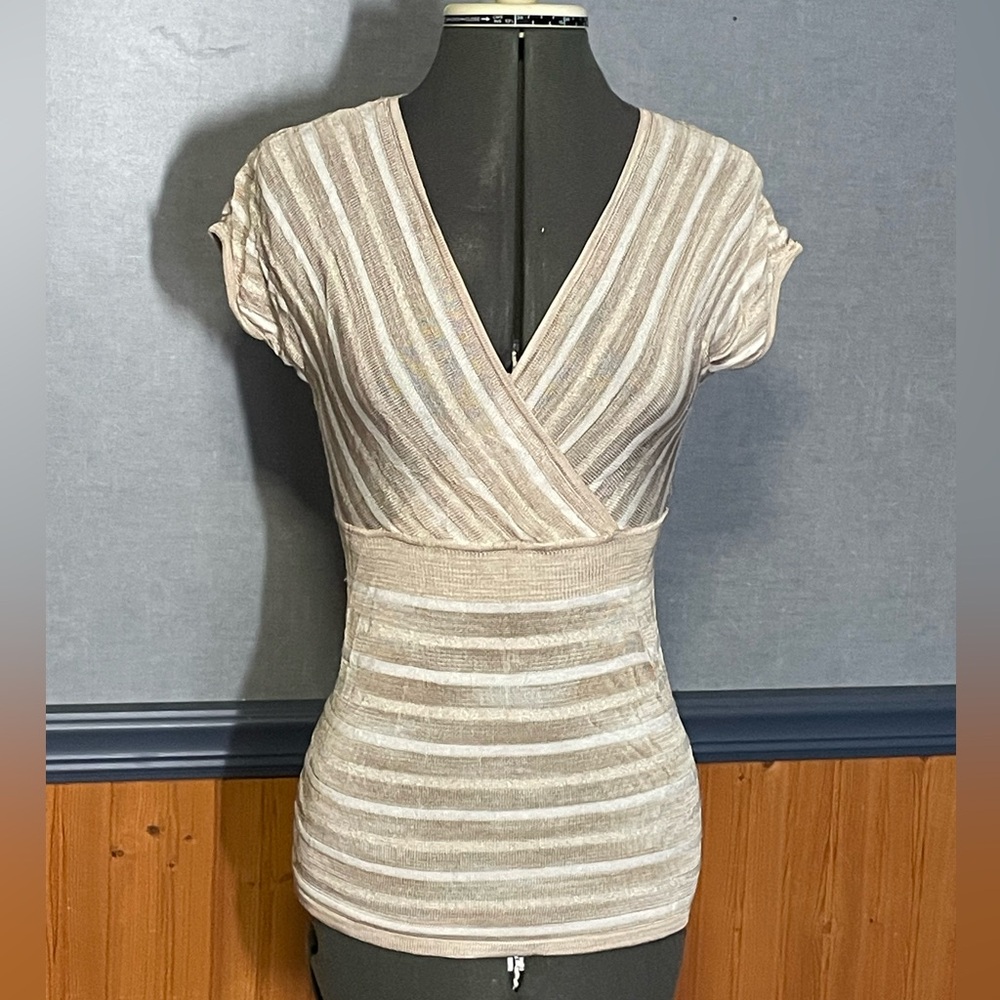 🔥3 for $15 Sale- WHBM surplice wrap top